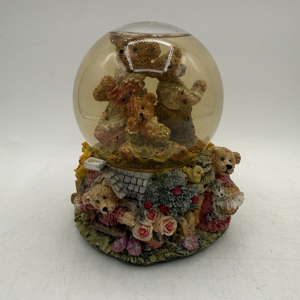 Vintage Boyd Bear Musical Snow Globe~ 1999~ Momma Bear W/ Girl & Boy
